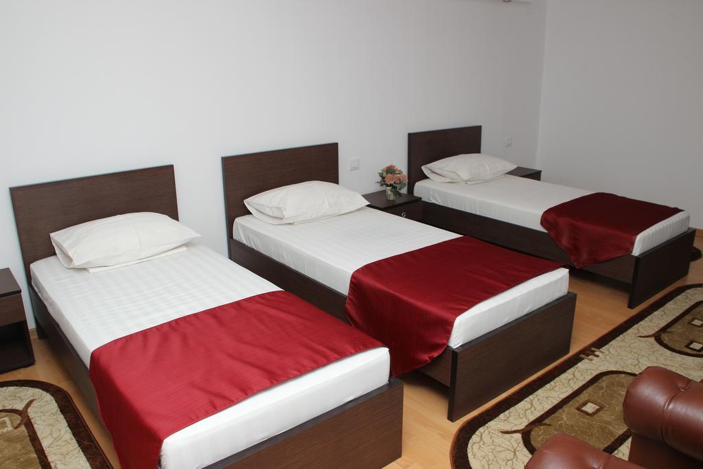 Hotel Royal 2 Urziceni 객실 사진
