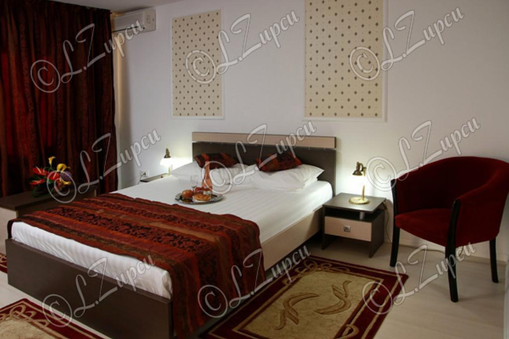 Hotel Royal 2 Urziceni 객실 사진