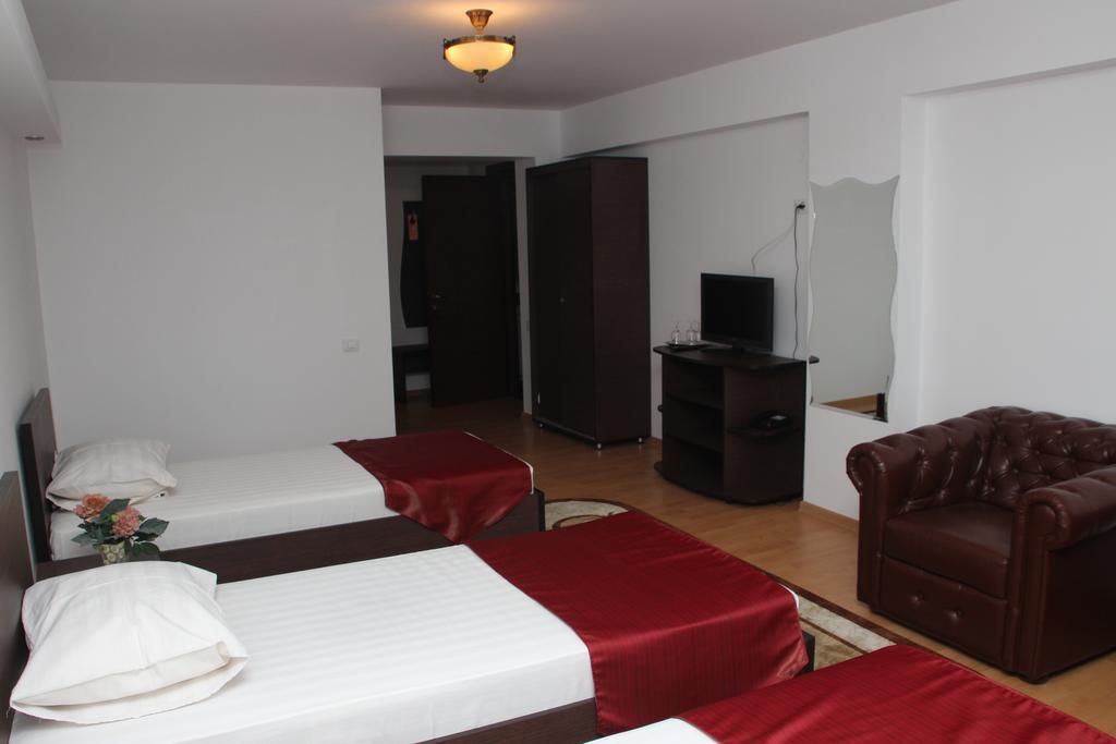 Hotel Royal 2 Urziceni 객실 사진